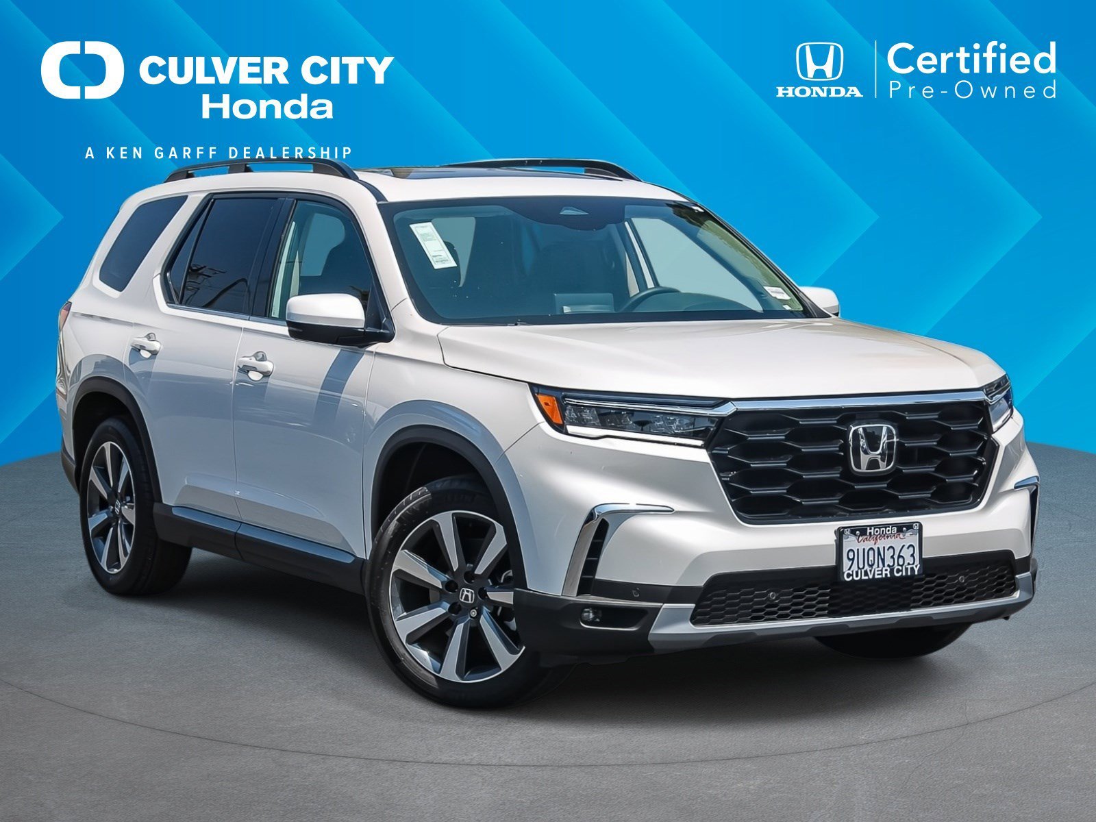 2025 Honda Pilot Touring 2WD's photo