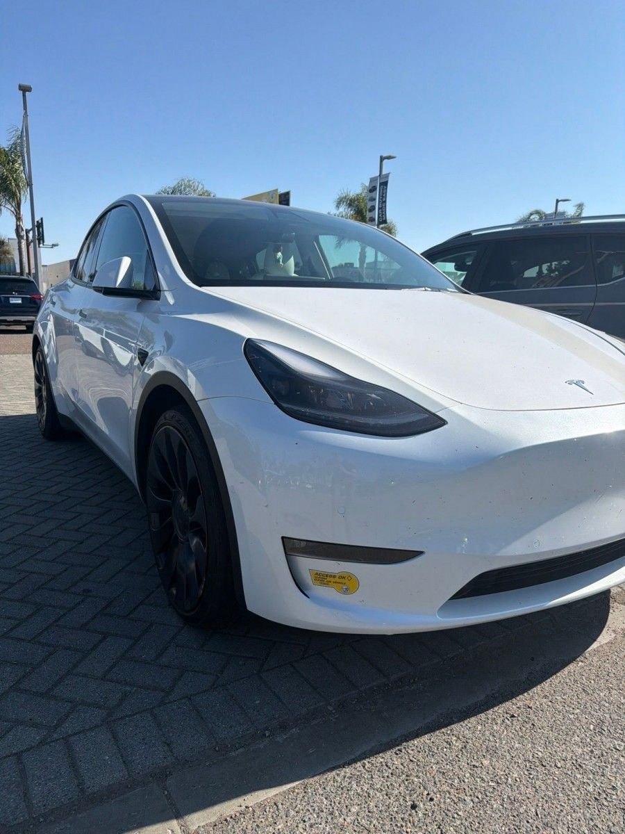 Used 2022 Pearl White Multi-Coat Tesla Performance image 2