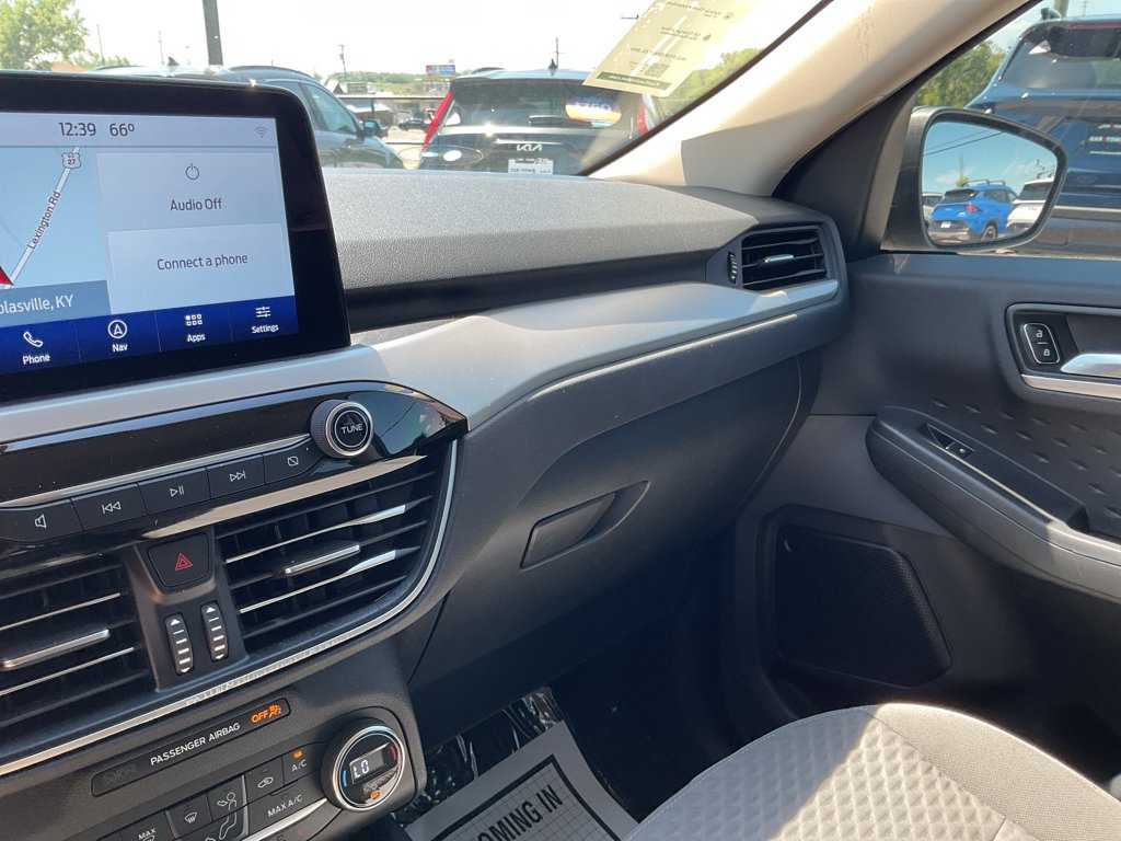 Used 2020 Magnetic Metallic Ford SE image 33
