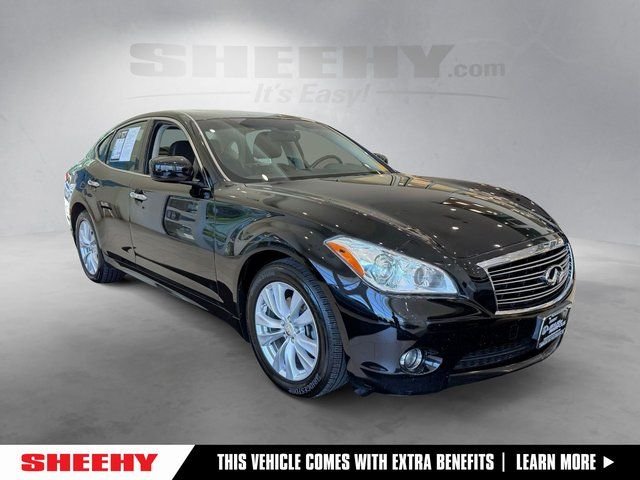 2011 INFINITI M56 X