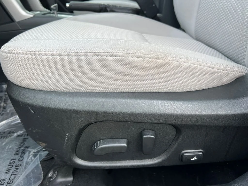 Used 2018 Blue Subaru 2.5i Premium image 11