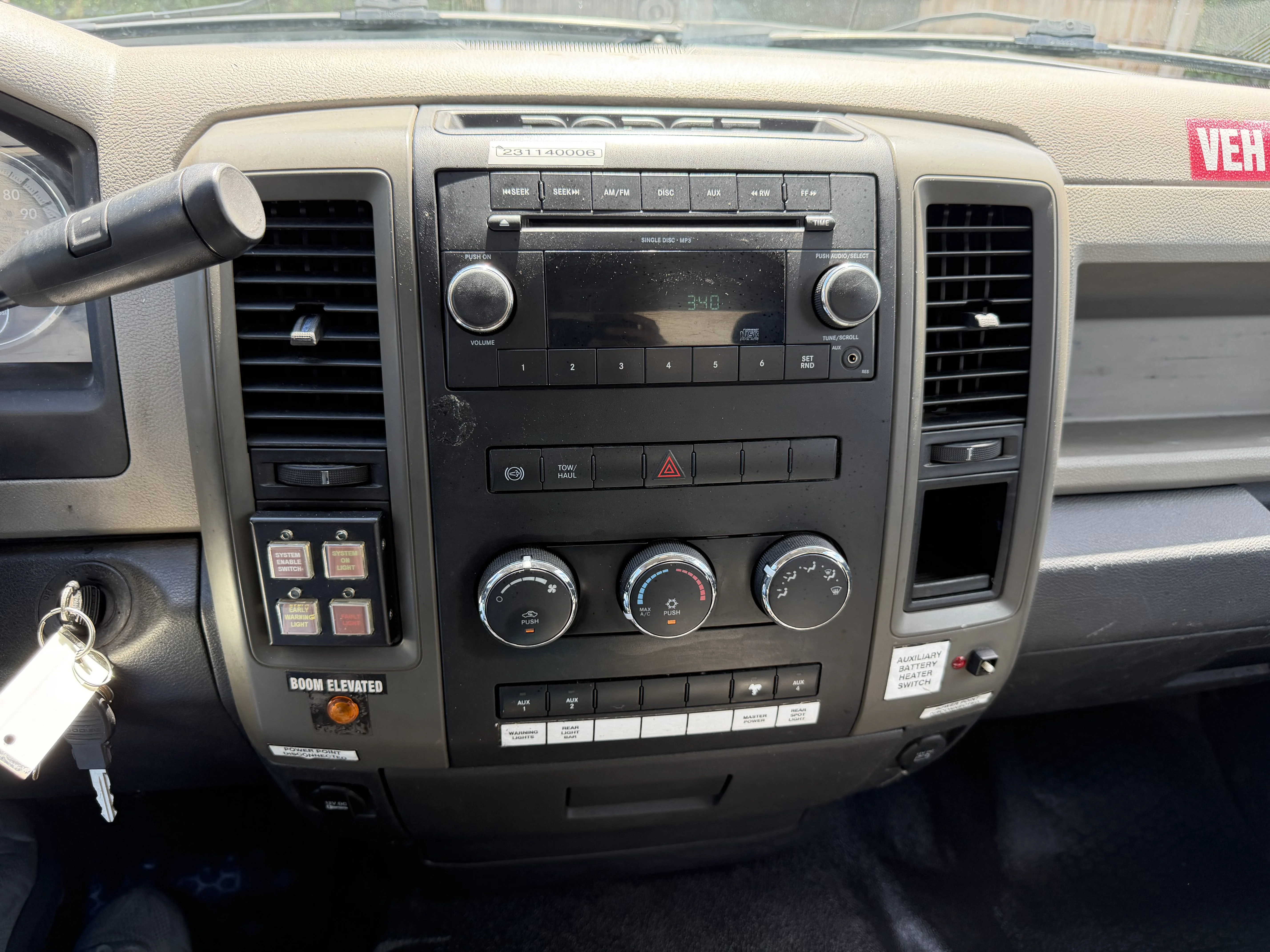Used 2011 Bright White Ram  image 21