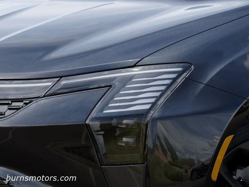 New 2027 Diamond Black Crystal Pearl-Coat Exterior Paint Chrysler Limited image 10
