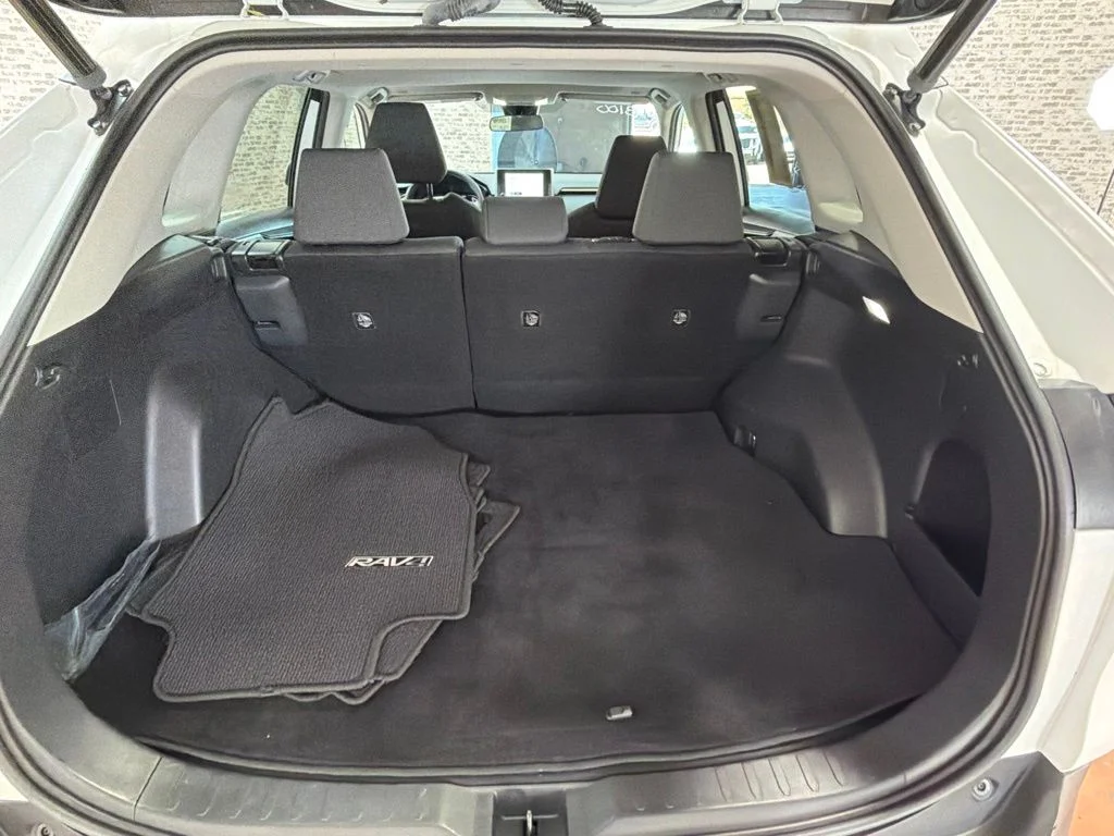 Used 2023 White Toyota XLE image 11