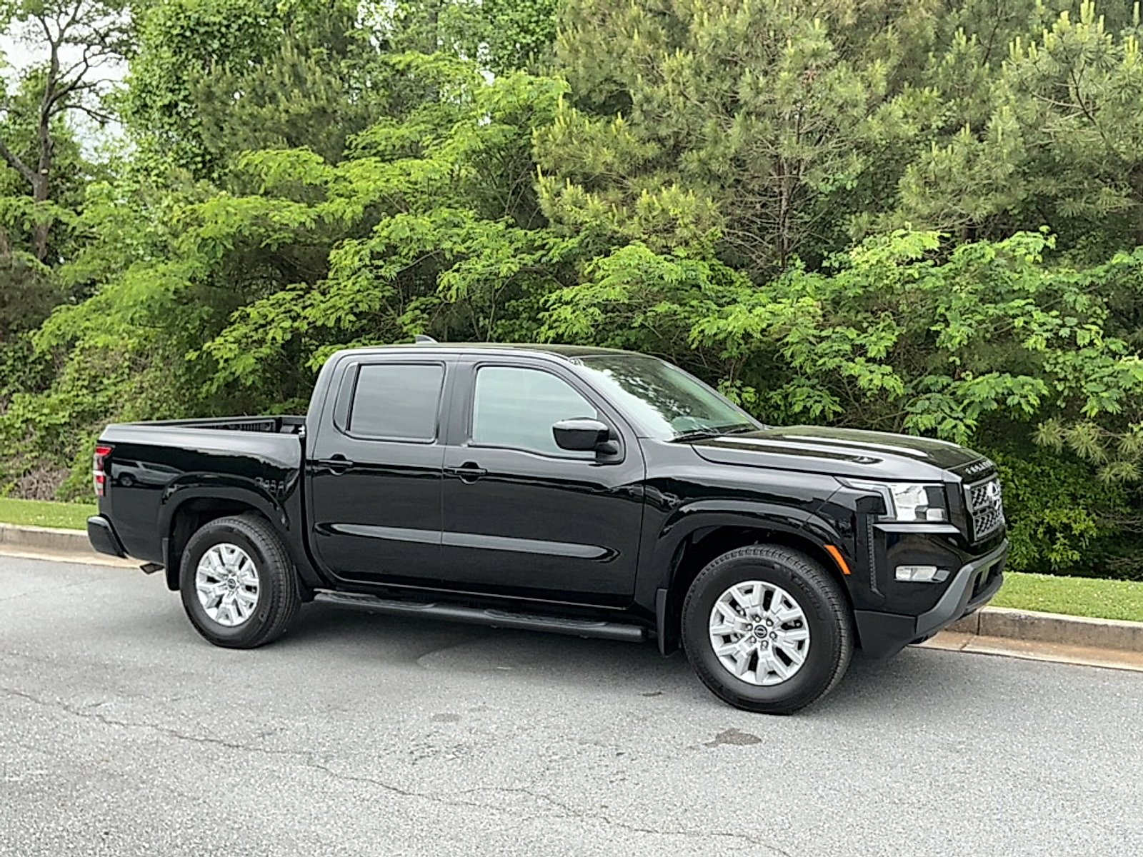 2023 Nissan Frontier SV Crew Cab 4X2 SWB's photo