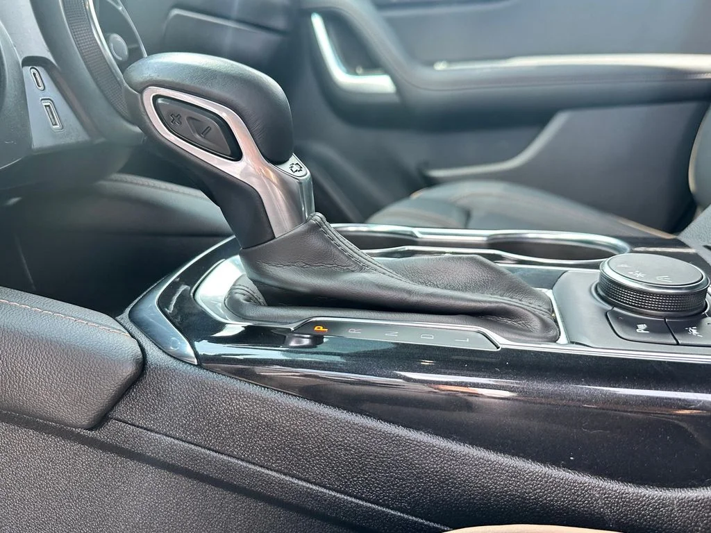 Used 2022 Silver Chevrolet Premier image 12
