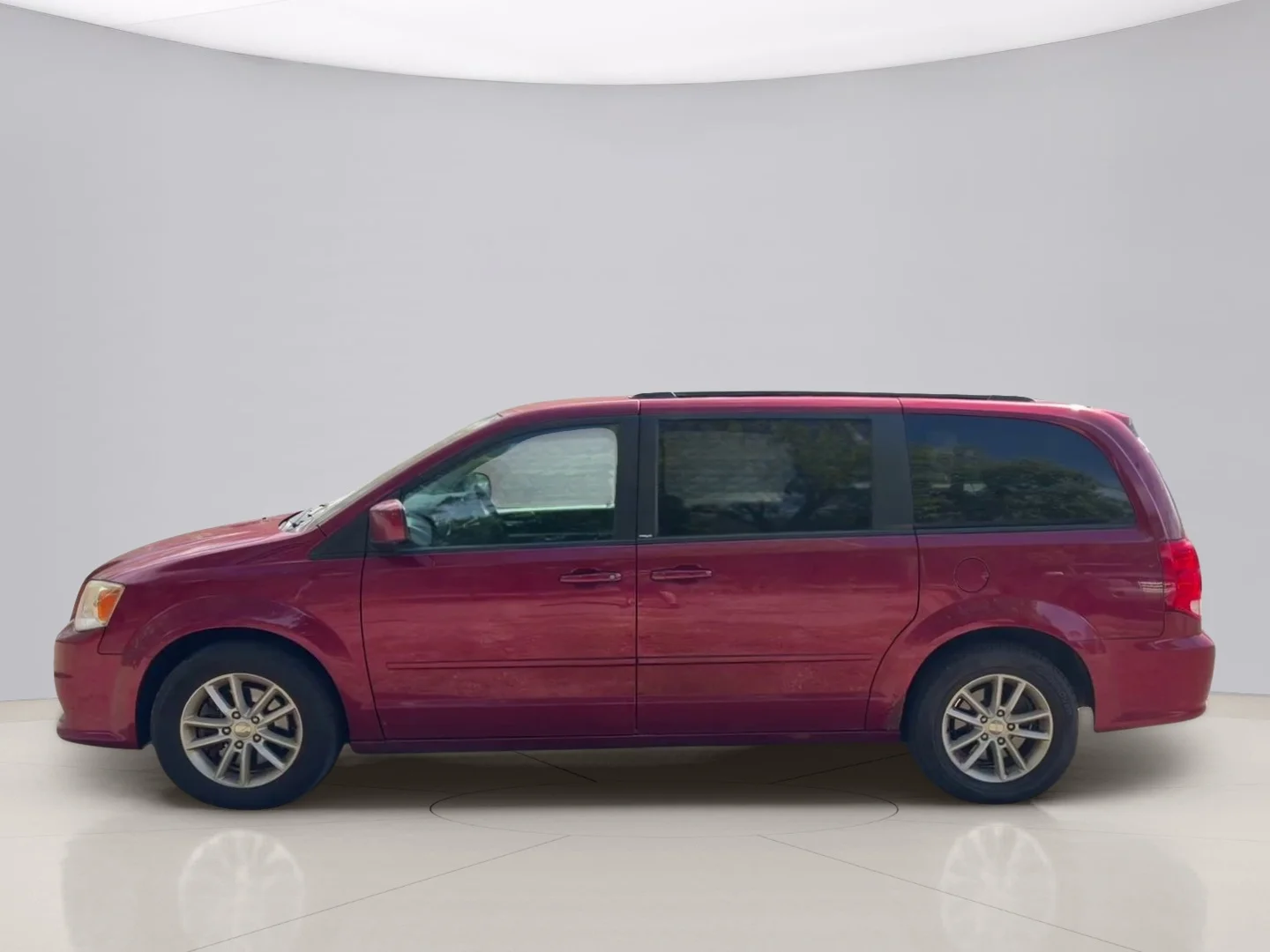 Used 2014 Red Dodge SXT image 2