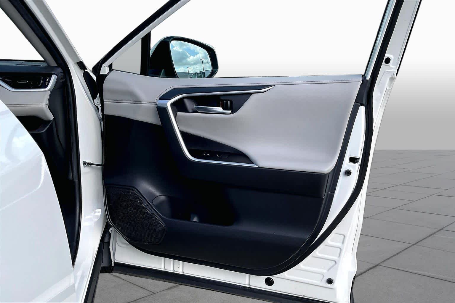Used 2021 Blizzard Pearl Toyota Hybrid Limited image 23