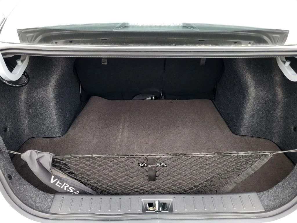 2025 Nissan Versa Sedan SR - Photo 21