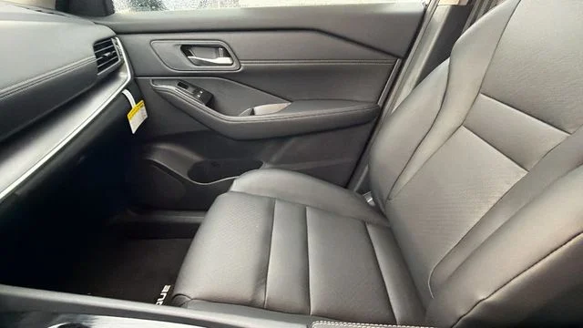 2026 Nissan Rogue Dark Armor - Photo 24
