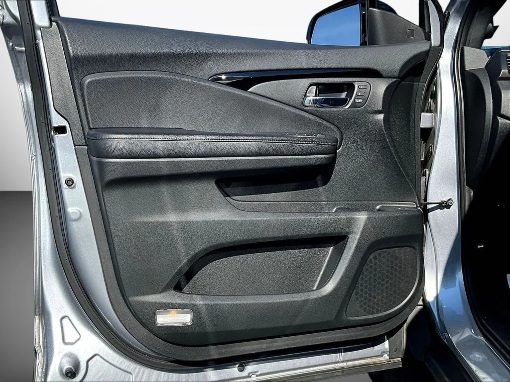 Certified Used 2019 Lunar Silver Metallic Honda Elite image 24