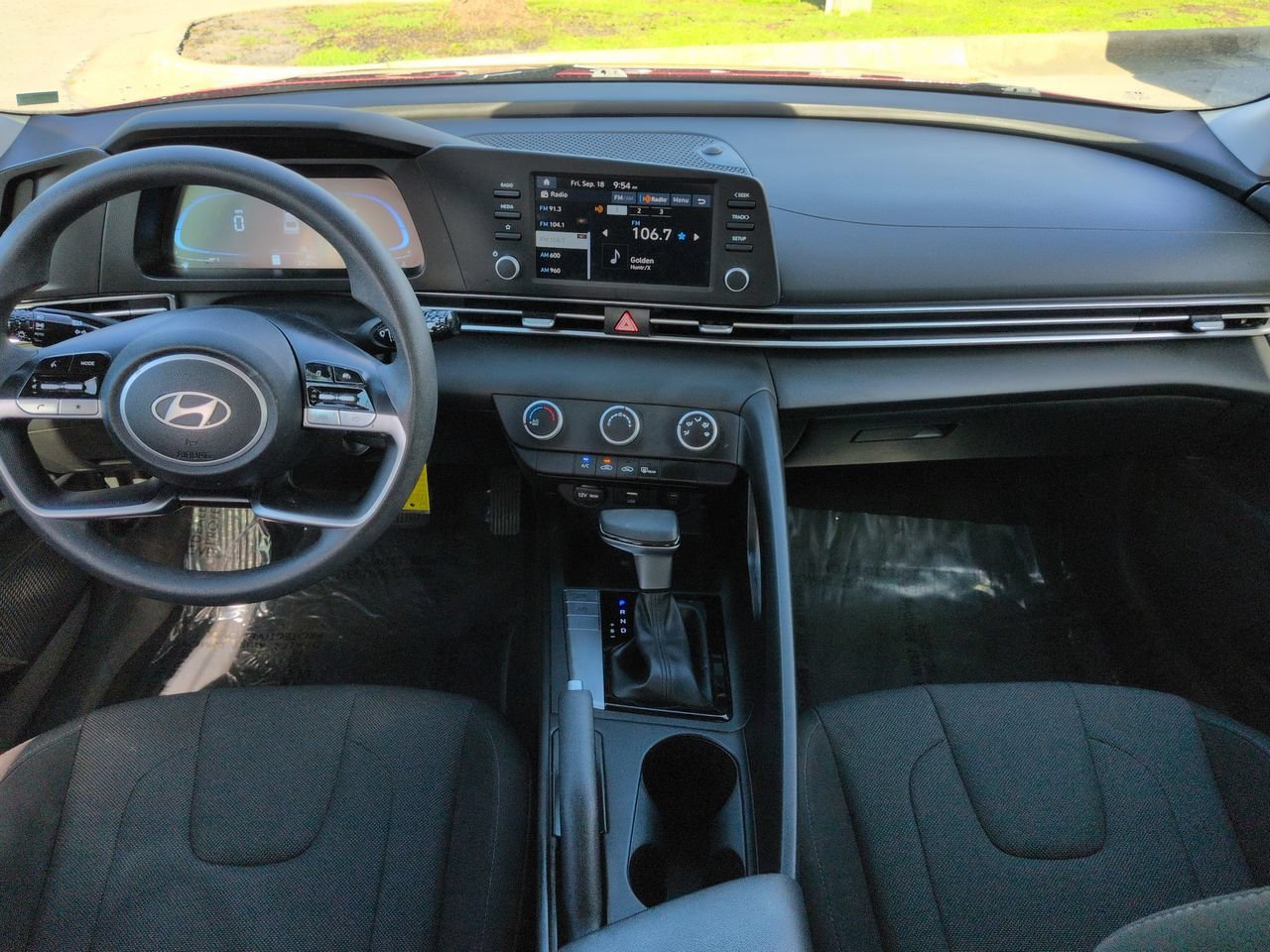 Used 2025 Red Hyundai SE image 14
