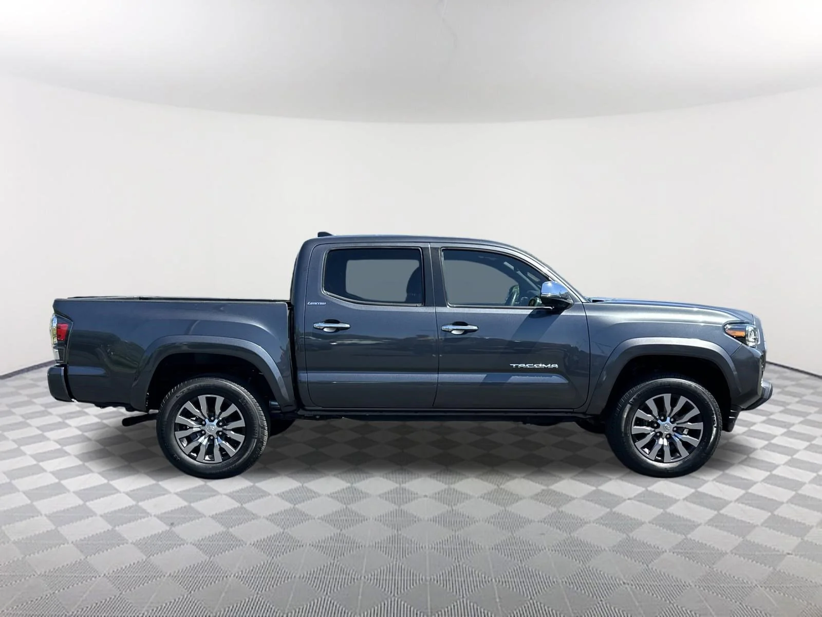 Used 2022 Magnetic Gray Metallic Toyota Limited image 3