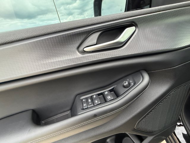 Used 2024 Black Jeep Altitude X image 11