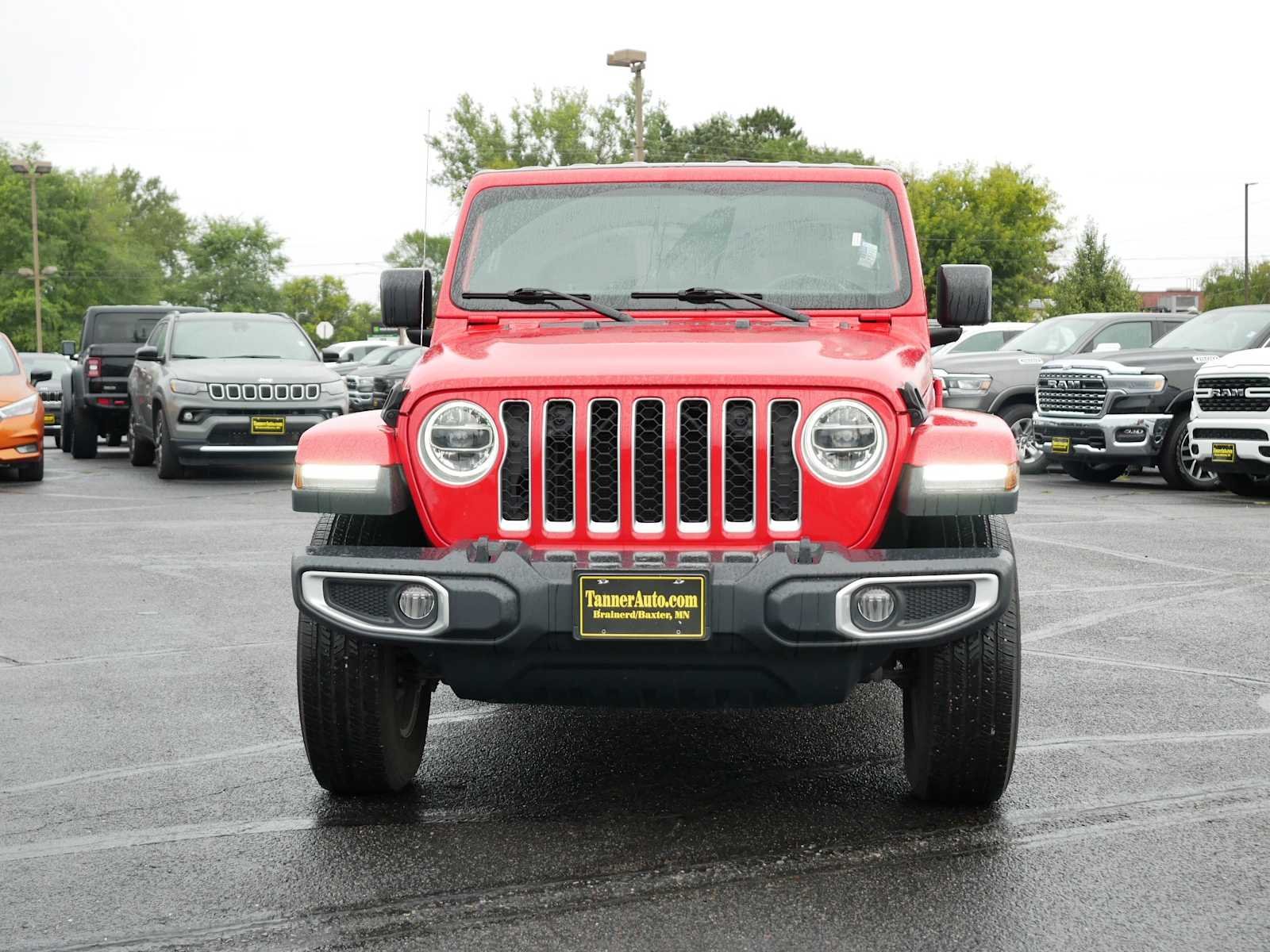 Used 2020 Jeep Gladiator Overland with VIN 1C6HJTFG8LL129281 for sale in Brainerd, Minnesota