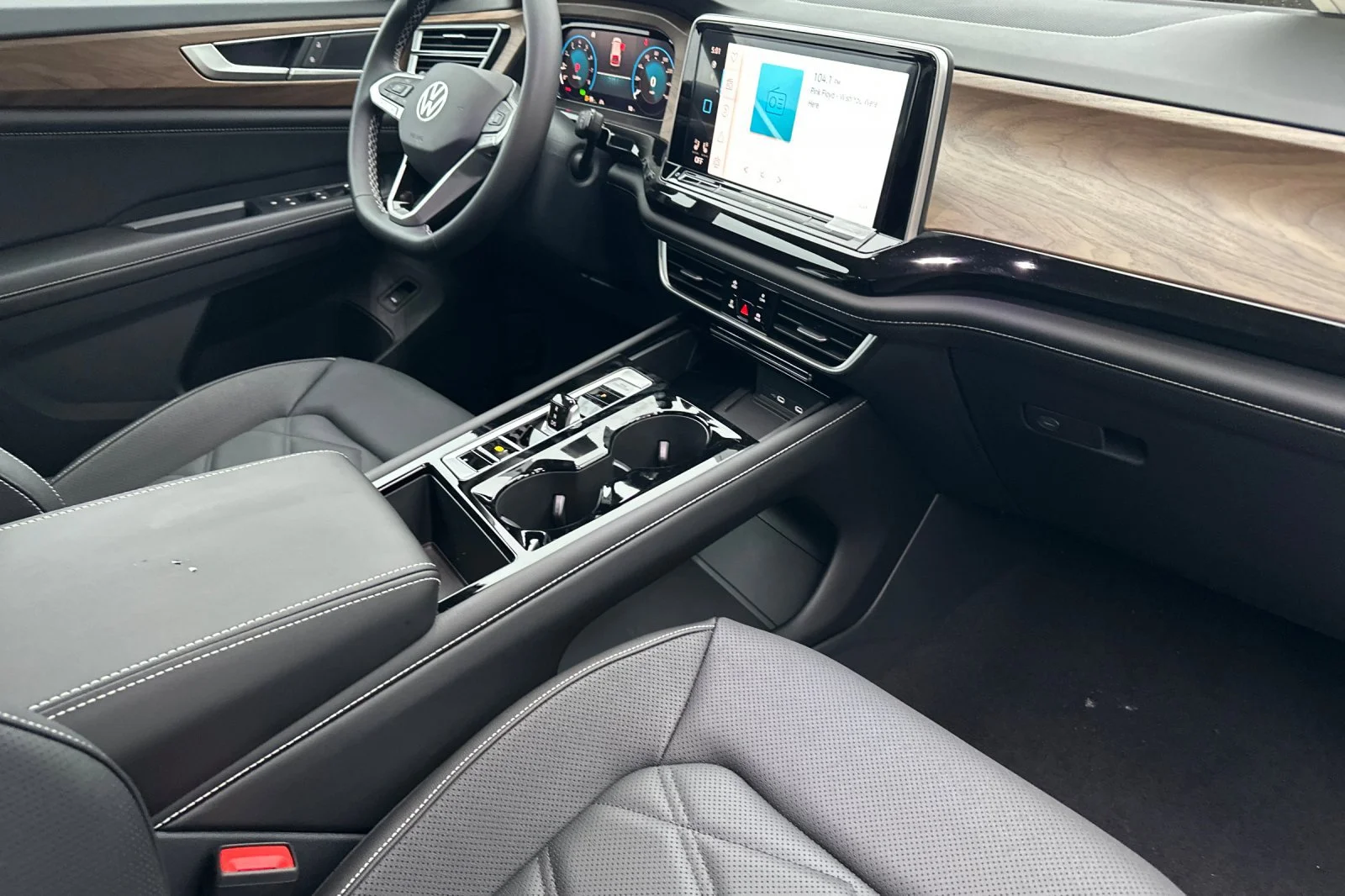 2026 Volkswagen Atlas SE w/Tech - Photo 17