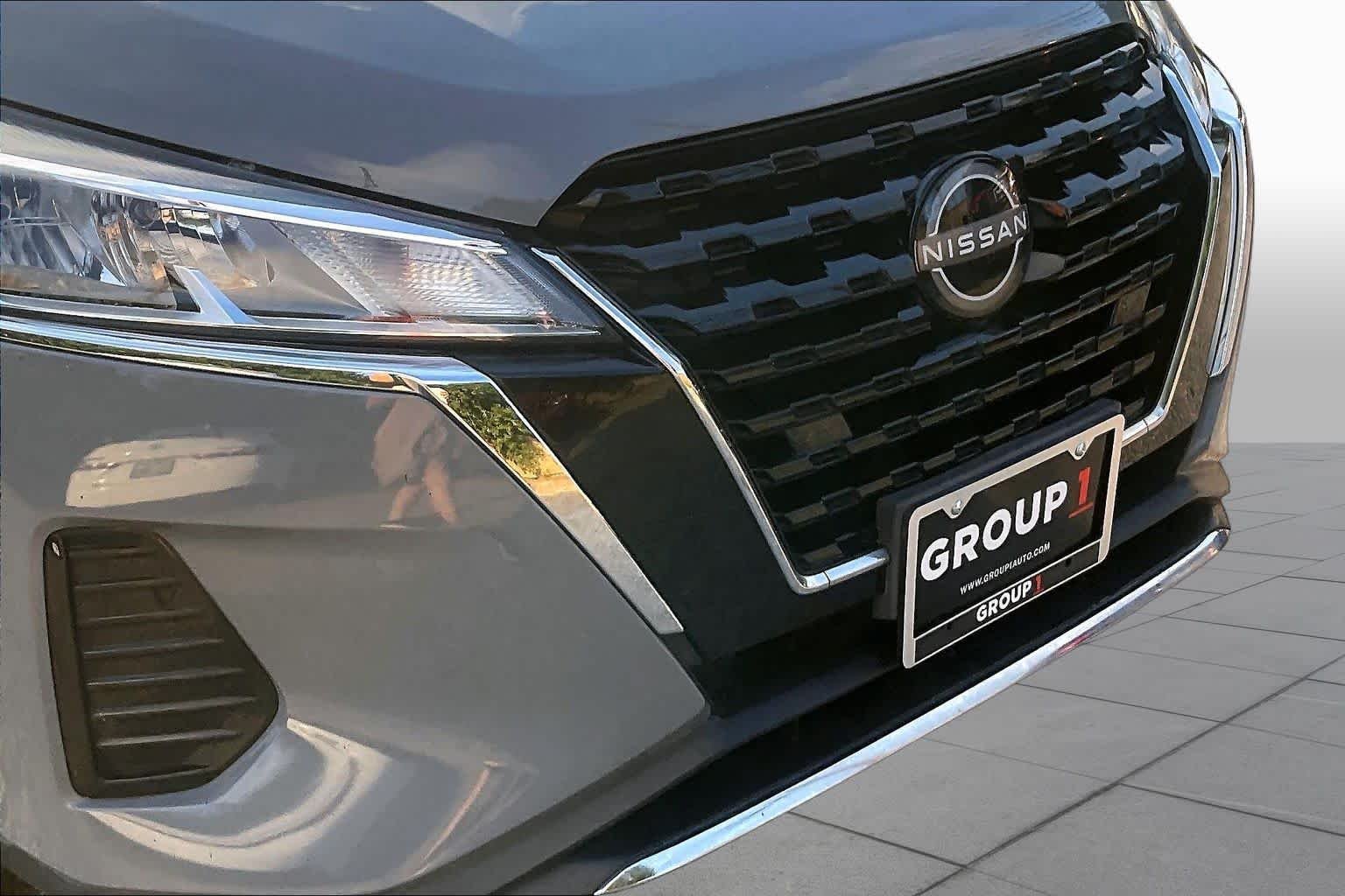 Used 2024 Gray/Super Black Nissan SV image 29
