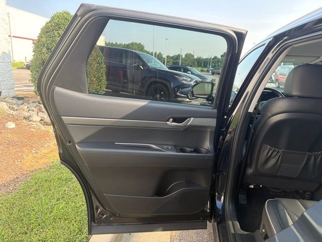 Used 2024 White Hyundai SEL image 17