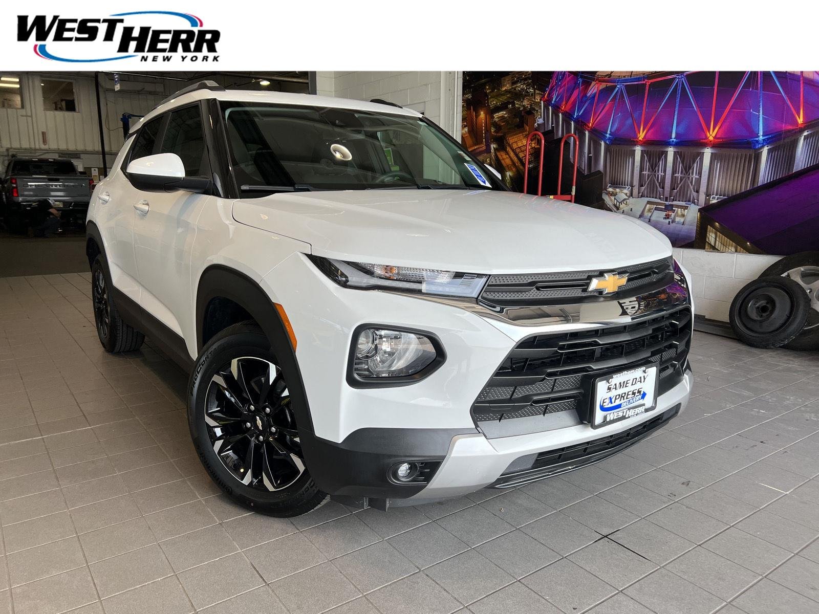 Used 2023 Summit White Chevrolet LT image 1
