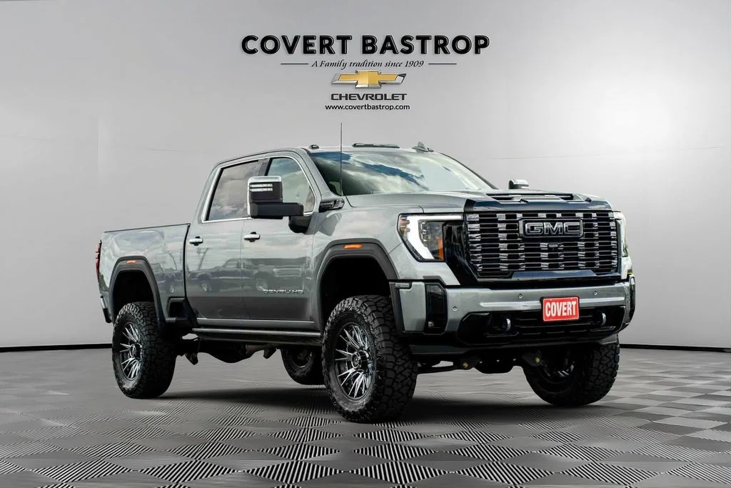 Used 2025 Silver GMC Denali Ultimate image 5