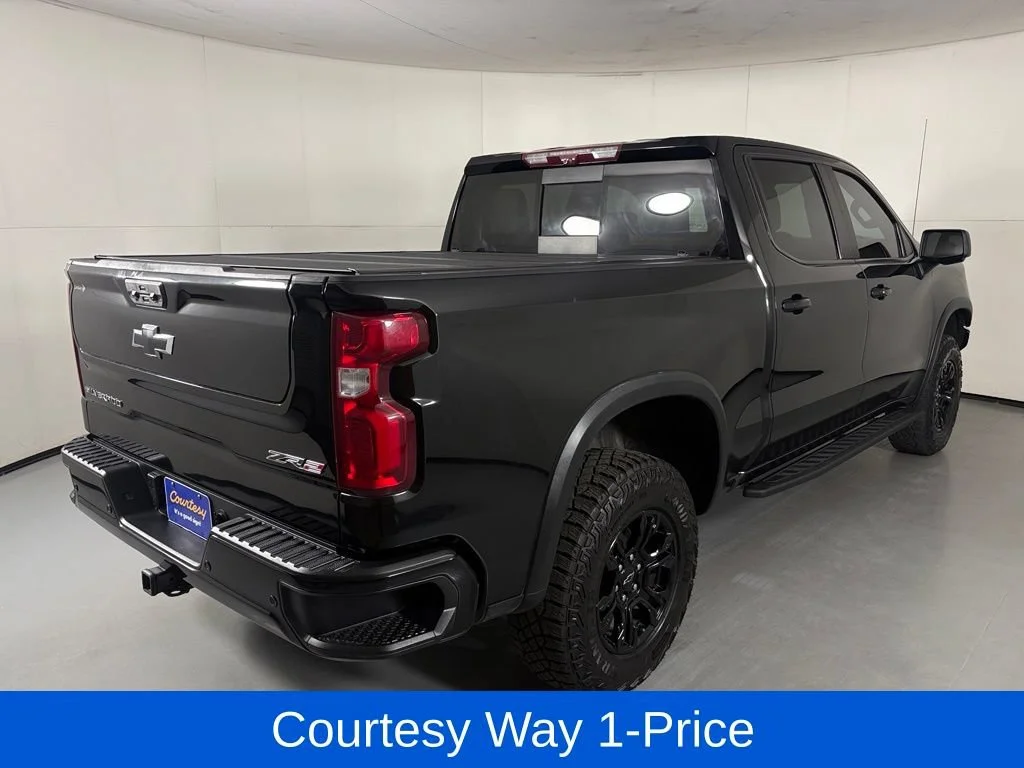 Used 2022 Black Chevrolet ZR2 image 11