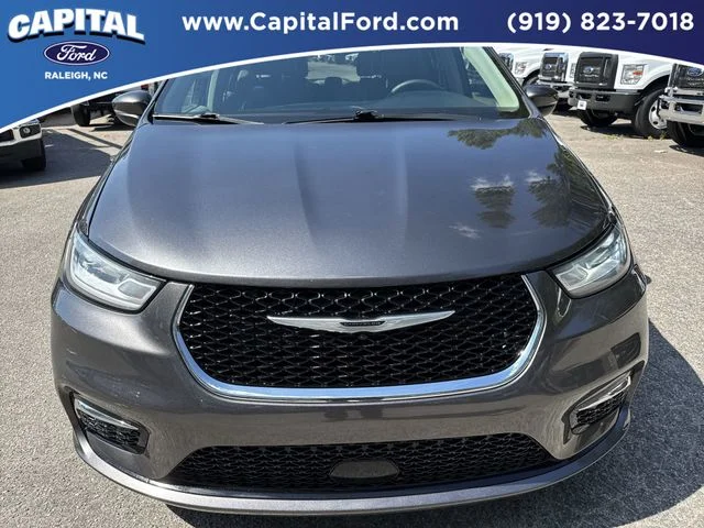 Used 2023 Gray Chrysler Touring L image 10