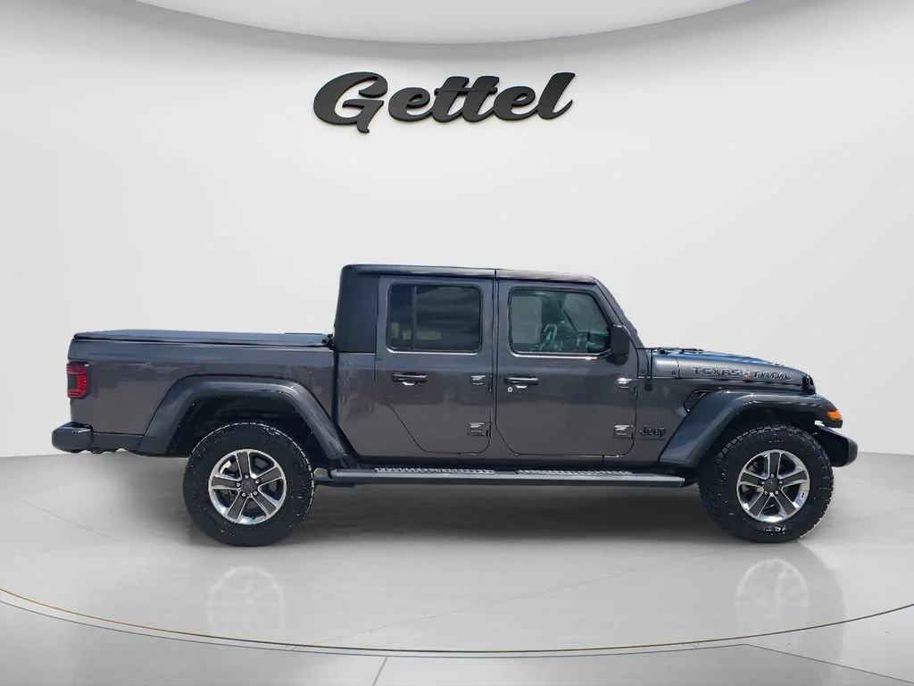 Used 2023 Granite Crystal M Jeep Sport S image 4