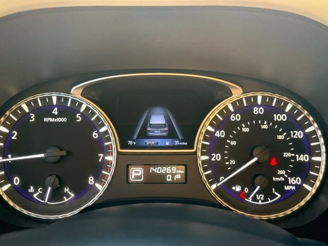 Used 2016 White INFINITI Base image 28