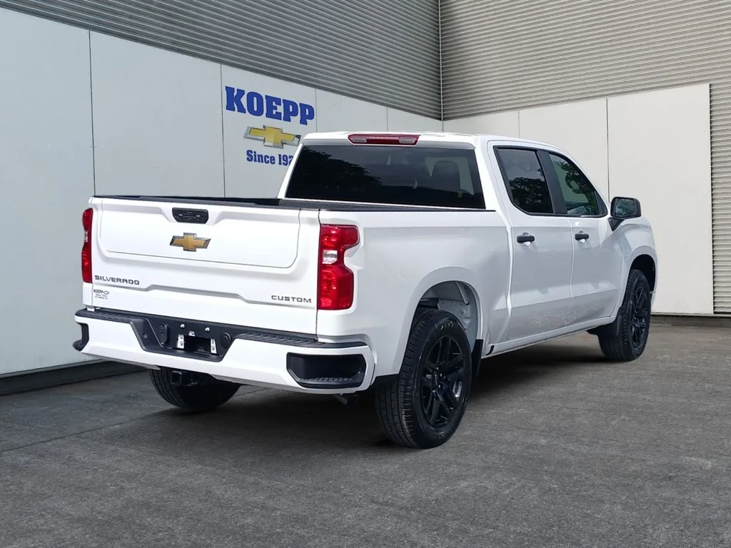 New 2026 Summit White Chevrolet Custom image 5