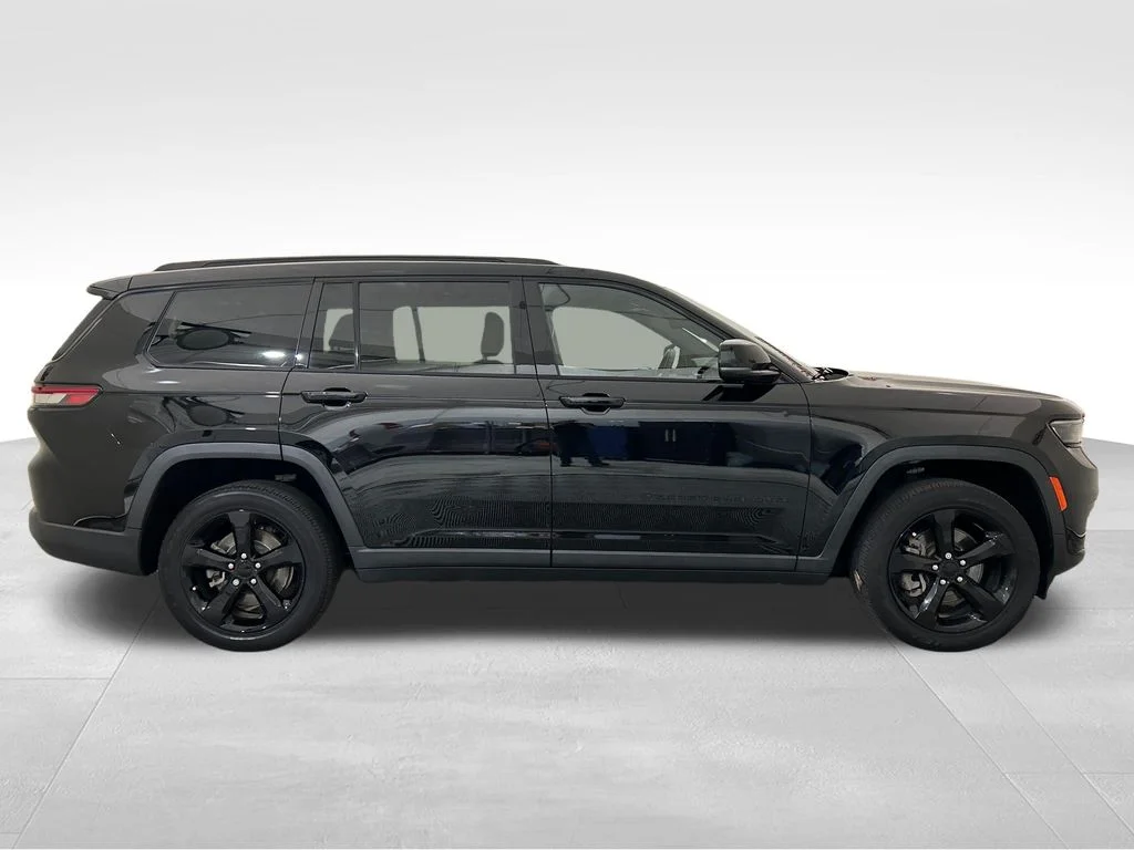 Certified Used 2021 Black Jeep Altitude image 7
