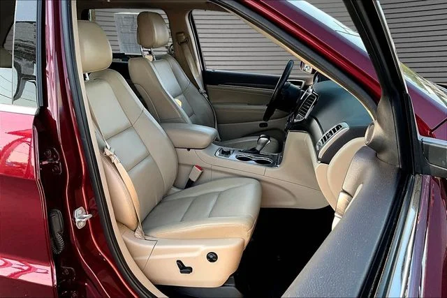 Used 2021 Red Jeep Limited image 29