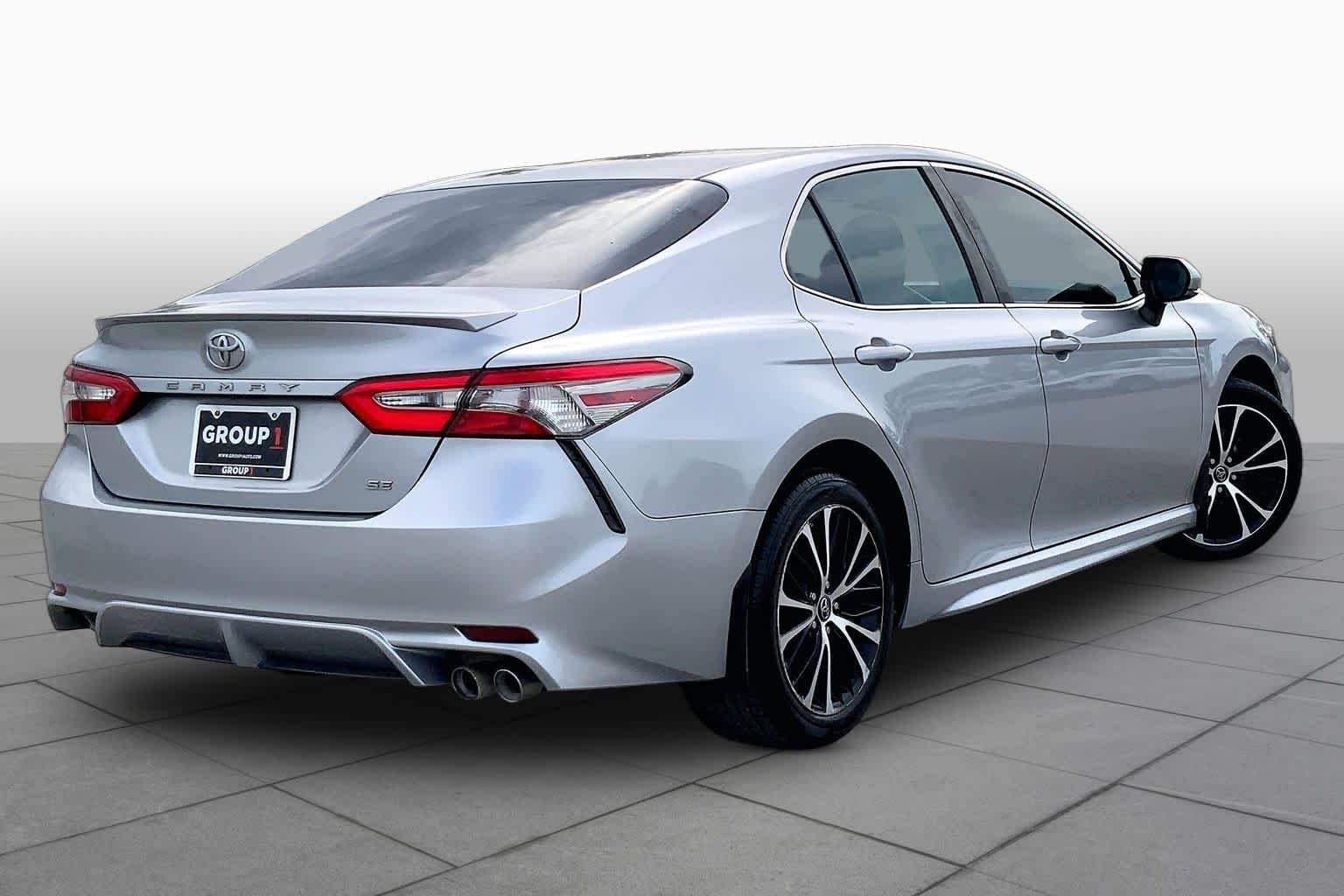 Used 2018 Celestial Silver Metallic Toyota SE image 13