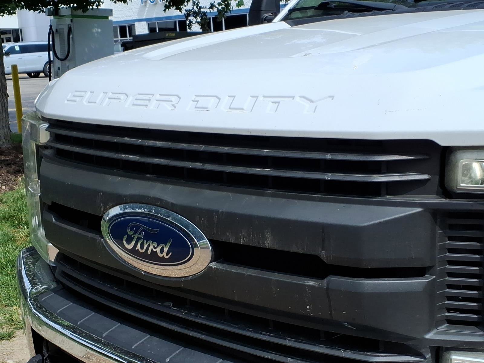 Used 2019 Oxford White Ford XL image 29