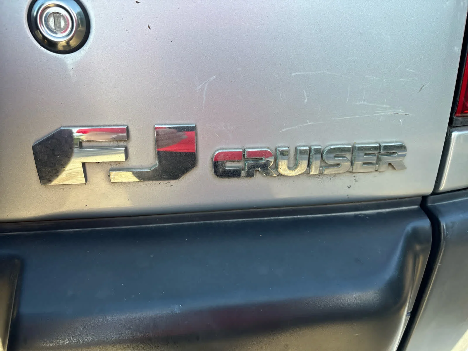 Used 2008 White/Titanium Metallic Toyota  image 19