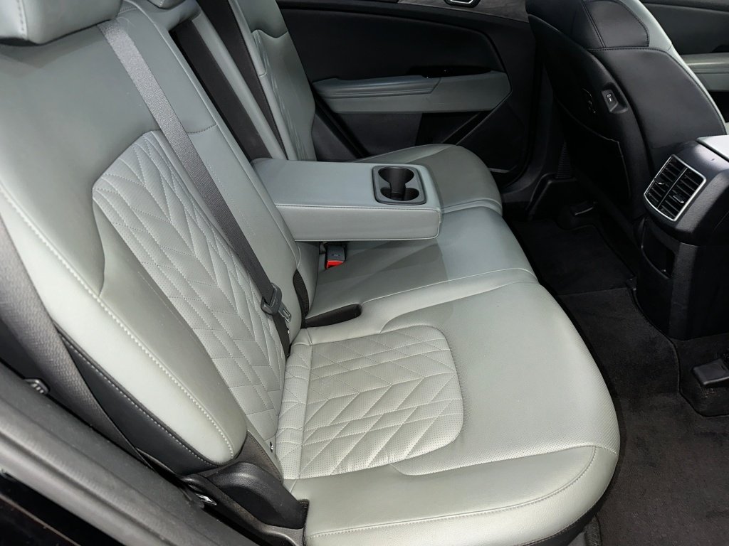 Used 2023 Black Kia X-Line image 28
