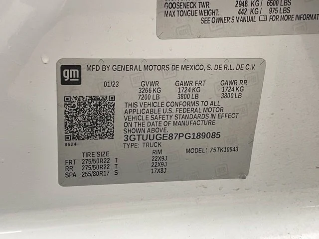 Certified Used 2023 White GMC  image 30
