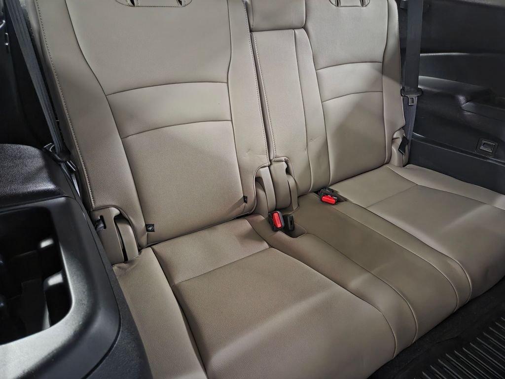 Used 2016  Honda EX-L image 18