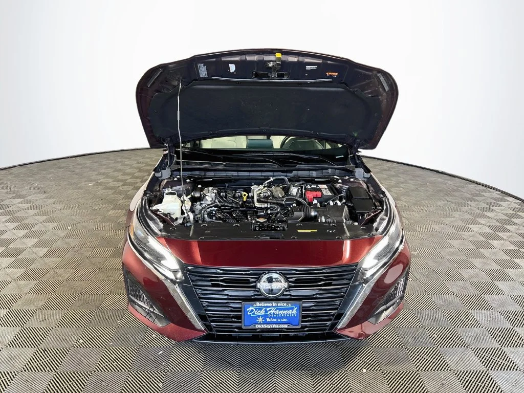 Used 2025 Red Nissan 2.5 SV image 21