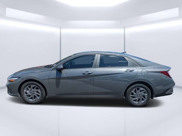 Used 2024 Gray Hyundai SEL image 6