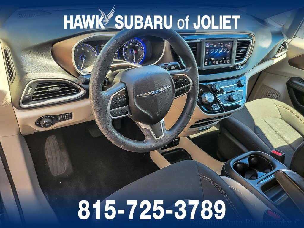 Used 2018 Billet Silver Metallic Clearcoat Chrysler Touring Plus image 9