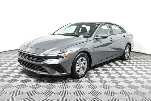 New 2026 Ecotronic Gray Hyundai SE image 3