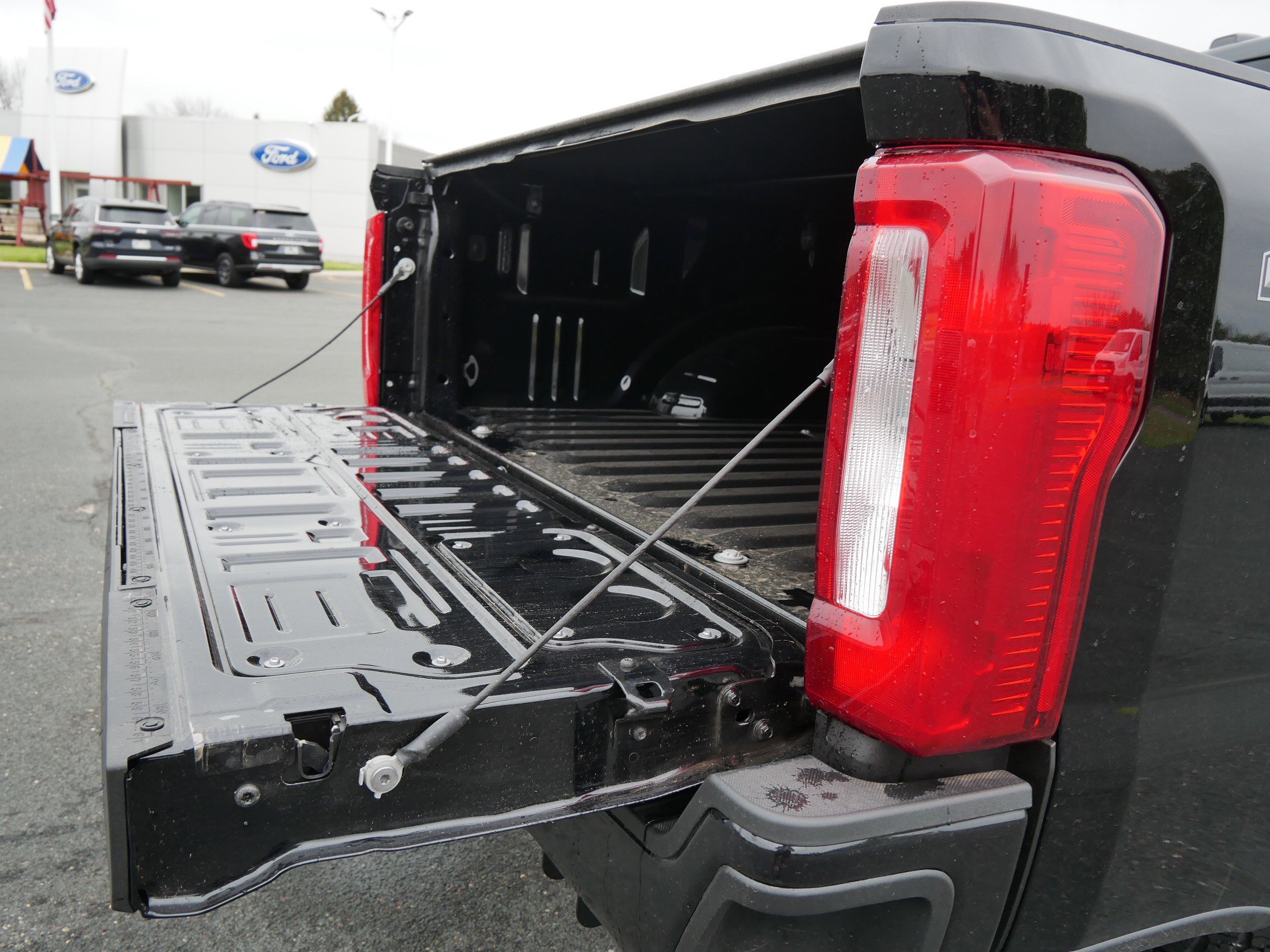 2026 Ford F-350 Super Duty XL - Photo 9