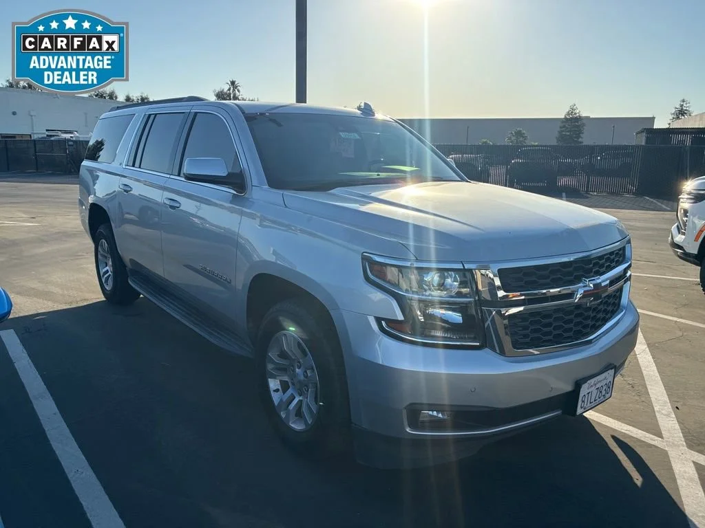 2019 Chevrolet Suburban 4WD 1500 LT's photo
