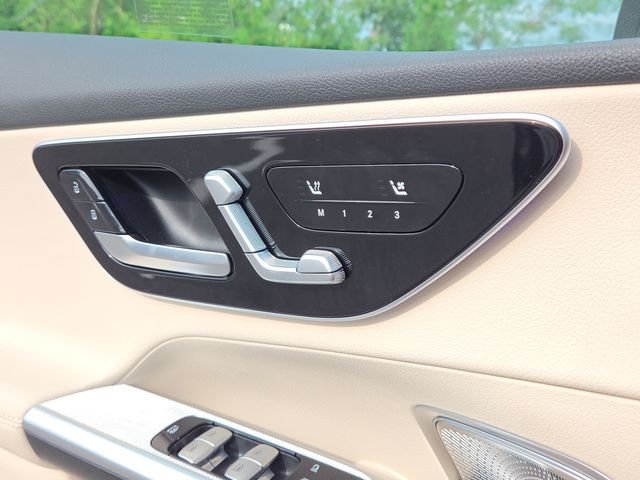 New 2027 MANUFAKTUR Moonlight White Metallic Mercedes-Benz GLC300 image 20