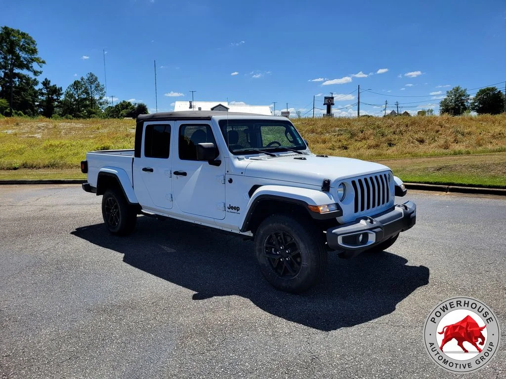 Used 2022 White Jeep Sport image 9