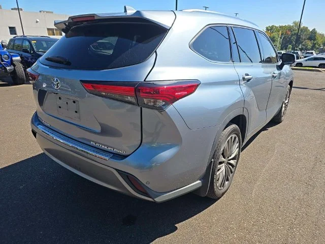 Used 2020 Blue Toyota Platinum image 3