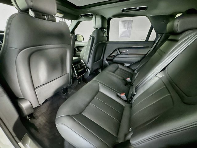 Used 2025  Land Rover SE image 24