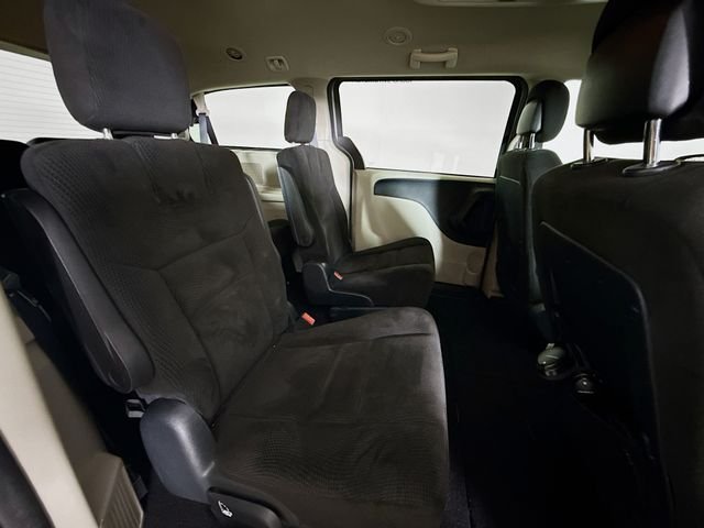 Used 2016 Silver Dodge SE image 27