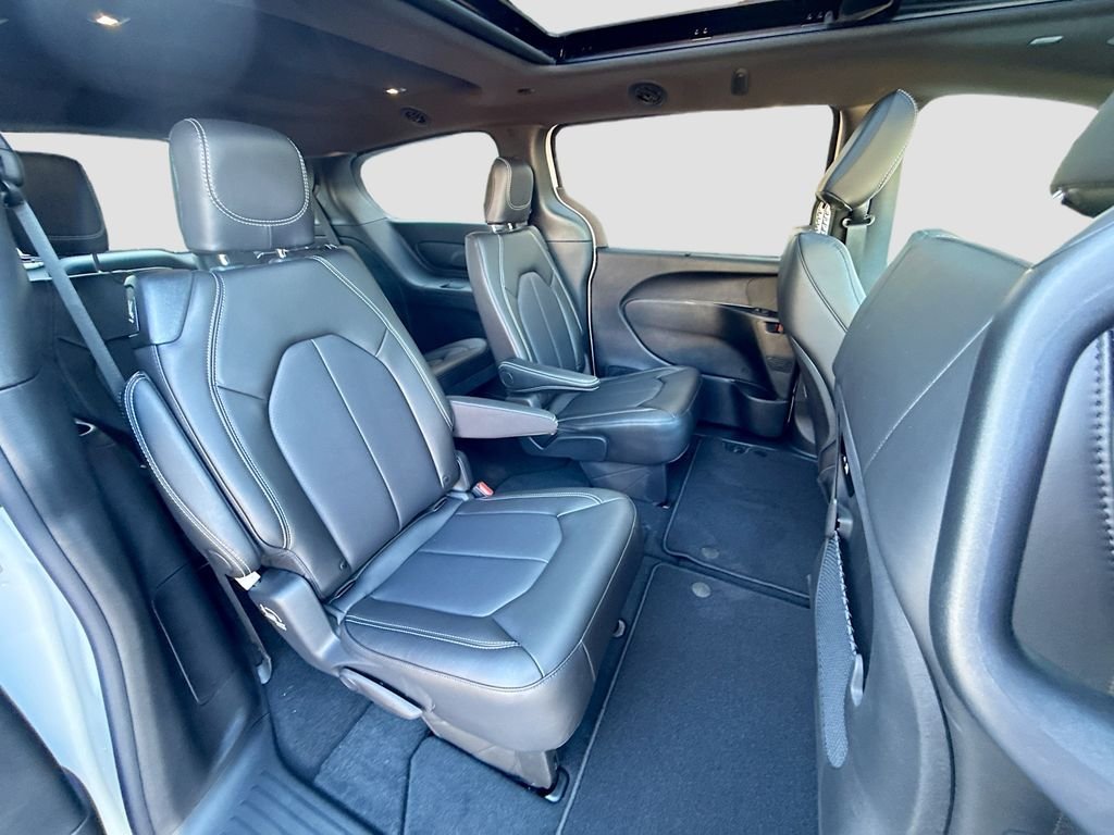 2026 Chrysler Pacifica Select - Photo 30