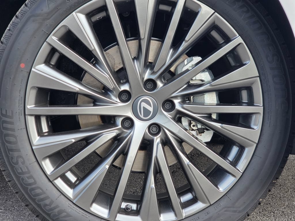 New 2026 Eminent White Pearl Lexus LUXURY image 24